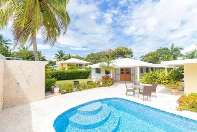 Image de Maison Familiale Casati, Grande Piscine et Jardin!