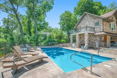 Image de New Buffalo Private Pool, Lake Access & So Much More