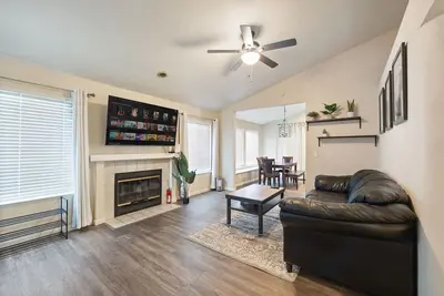 Image de Sacramento Sanctuary: Modern 3br Retreat w/ Laundry & Parking