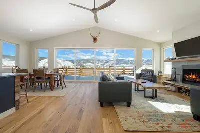Image de 4 bedroom home, pet friendly, private outdoor hot tub