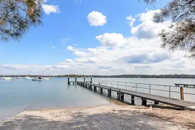 Image de The Hamptons Lakehouse - 100m from boat ramp