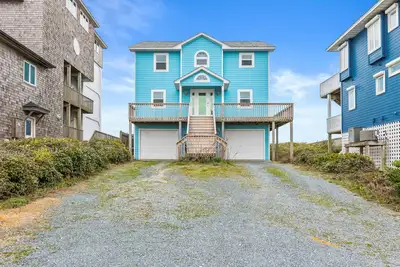 Image de Renegade | Oceanfront + Room for the Whole Family!