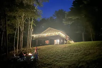 Image de The Perfect Escape! Quiet Waterfront Home, Large deck, Firepit & Dock!