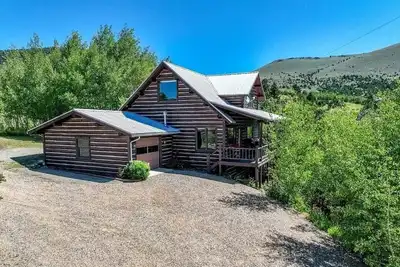 Image de Virginia City Mountain Splendor!