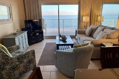 Image de Wake up every morning with a view of the beach that can't be beat.