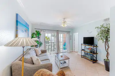 Image de Gulf-view condo on Seawall Blvd with on-site pool, hot tub, & gym