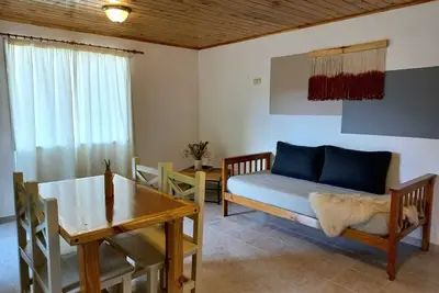 Image de Depto para 2 a 4 personas con cocina, excelente ubicación!