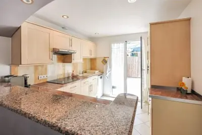 Image de 4 p 80 m2 + terrasse 45 m2 dans villa de standing