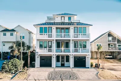 Image de The Turtle's Palace- Oceanfront - Pool - Hot Tub - Dog Friendly