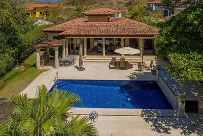Image de Tuscan-style 3 bed Villa with private pool