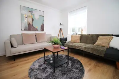 Image de CoHost Partners | Spacious 5br | WiFi!