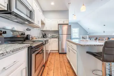 Image de Rustic-Modern Barn Retreat Near Oob Beach & Pier