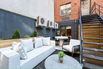 Image de Luxury 3br Duplex w Private Patio in Upper East