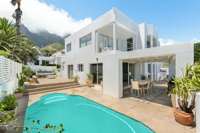 Image de Elegant Seaside Villa | Ocean Views | Pool