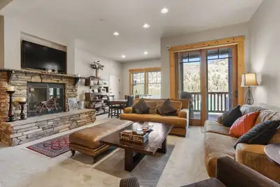Image de Lavishness at Elevation – Timber Ridge 3 Bedroom by RedAwning