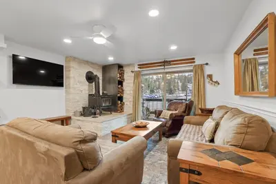 Image de Luxury at Altitude – Base Camp 2 Bedroom by RedAwning