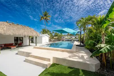 Image de Double Lot Private Villa and Pool with Direct Boat Entry to Atlantic and Gulf.