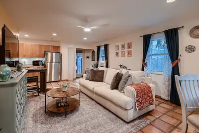 Image de Designer Home with Private Patio - Walk to Downtown