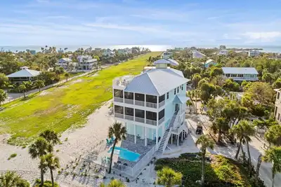 ~New! Gulf View! Private Pool! Beach, King beds~