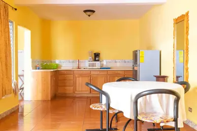 Image de Spacious and cozy Apartment for up to 7 guest