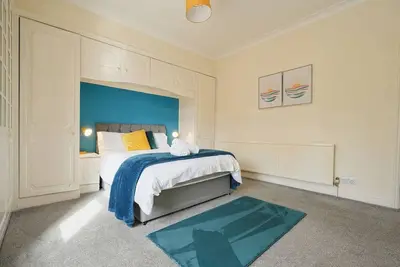 Image de Hilltop Place Suites M1 J31 near Peak District