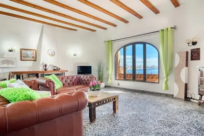 Image de Villa \"Bodine\" avec Vue sur la Mer, Piscine Commune & Wi-Fi