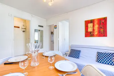 Image de Appartement 'Le Cocoon À 30m De La Plage' avec Wi-Fi et climatisation
