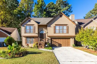 Image de Tranquil Retreat on Stoneoak Cir