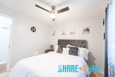 Image de Charming 3br/2ba Sherwood Home with 2-Car Garage