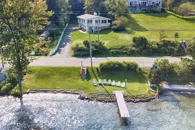 Image de Lakeview Luxury: Wine Country + Lake Living + Perfect Couples Retreat!
