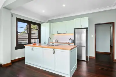 Image de Mosman - Bot01 Botanic Road - Approx. $1050-$1400 per/week Botanic Road Balmoral Beach Light, Airy Apartment