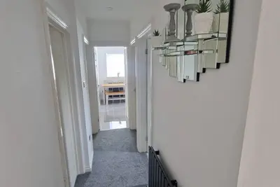 Image de Captivating 2-Bed Apartment in Tenby