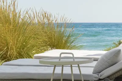 Image de Frontline 6 Bdrm Luxury Villa w Beach Access