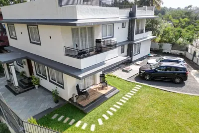 Image de Serene 4 Bedroom Private Villa with Pvt-parking and lawns Hosted by- Tgh