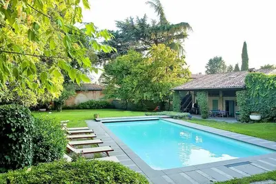 Image de Villa Diodoro: An elegant and welcoming two-story ancient house located in a small hamlet in the heart of the Franciacorta, with Free Wi-Fi.