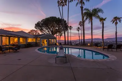 Image de Oak Hills by AvantStay | Panoramic View, Pool, Spa