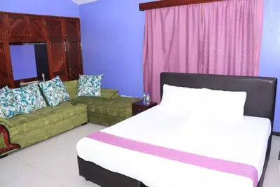 Image de 5 minutes walk to Nyali beach, clean compound and secure neighborhood