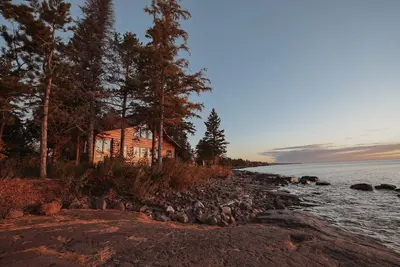 Image de Luxury Home with Guest Cabin