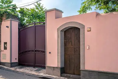 Image de Chalet Immerso nel Verde al Centro di Giarre, tra Mar Ionio, Taormina ed Etna
