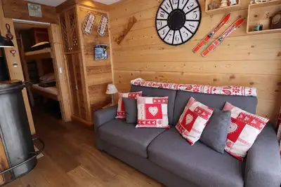 Image de Studio rénové à Tignes · Proche pistes et commerces · Balcon exposé Sud · Wifi inclus