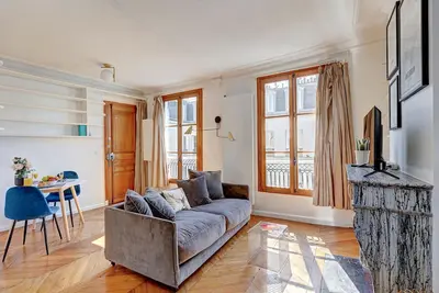Image de Charmant T2 Pres de la Place des Vosges - Marais, Offrant un Espace Généreux