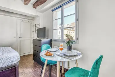 Image de Studio Cozy au Coeur du Quartier Latin - L'expérience parisienne parfaite