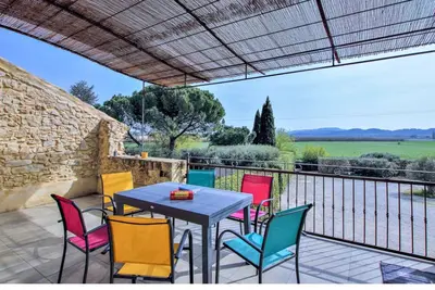 Image de Trés bel appartement en pleine campagne idéalement situé dans un mas.
