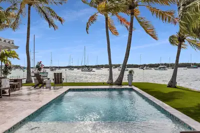 Image de Sandbox: 3 Br, 3 Ba House in Marathon, Sleeps 8