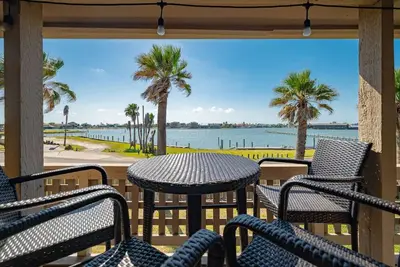 Image de Simply Wonderful | Bayview | Pier | Pools |by Rose