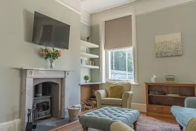 Image de Buck Suite, comfortable, stylish 2-bedroom family apt within a stately home