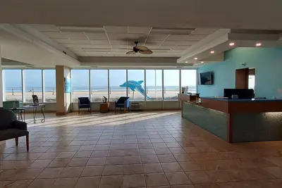 Image de Beachfront 2 Bedroom with private balcony, Unit 903