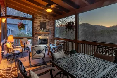 Image de \"Best mountain view in community\" Black Bear Lodge, Bear Lake Reserve resort!