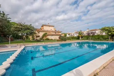 Image de Appartement Stil Mar pour 5 personnes avec piscine commune Ă l'Escala.