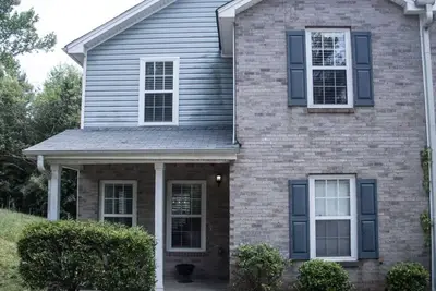 Image de Luxury Townhome 5 minutes from downtown Atlanta. Best Price!
